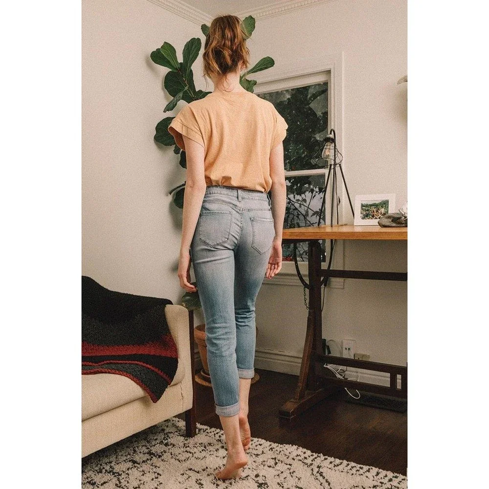 Women's Button-Up Distressed Skinny Light Jeans